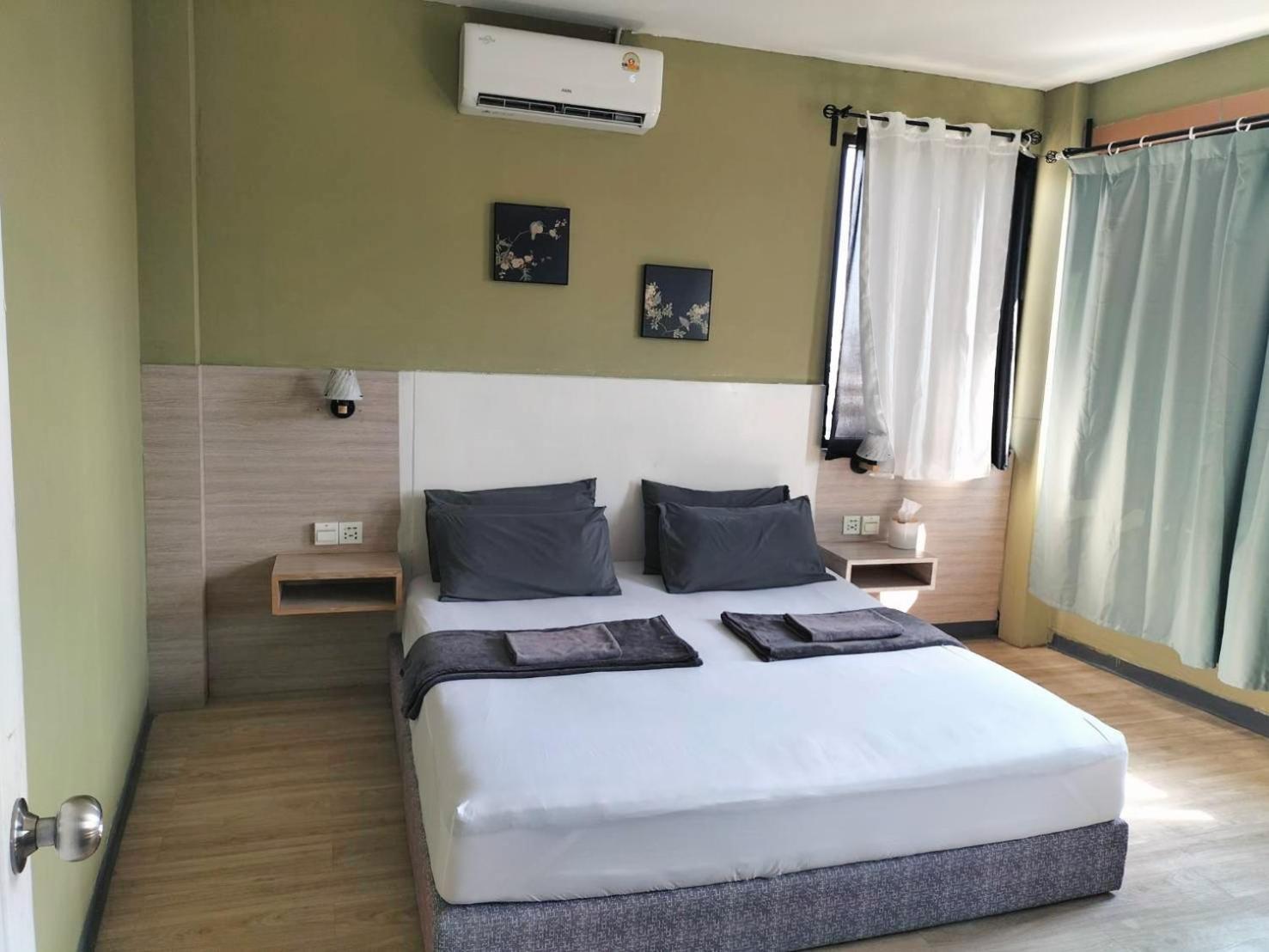 Susu Khaosan Hostel Bangkok Esterno foto