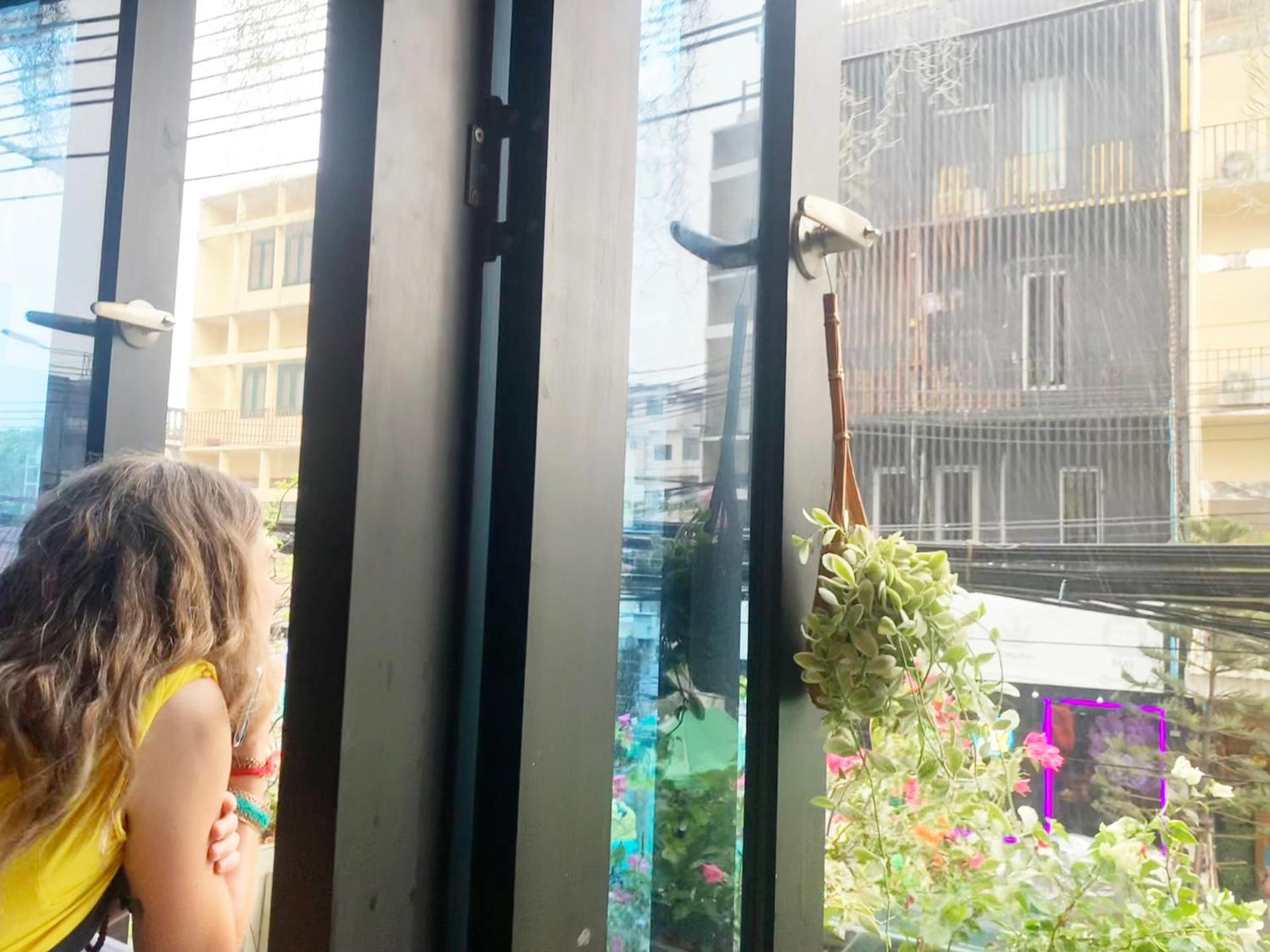 Susu Khaosan Hostel Bangkok Esterno foto
