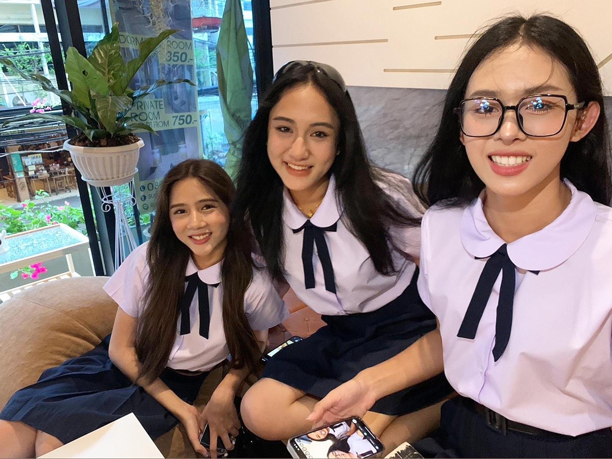 Susu Khaosan Hostel Bangkok Esterno foto