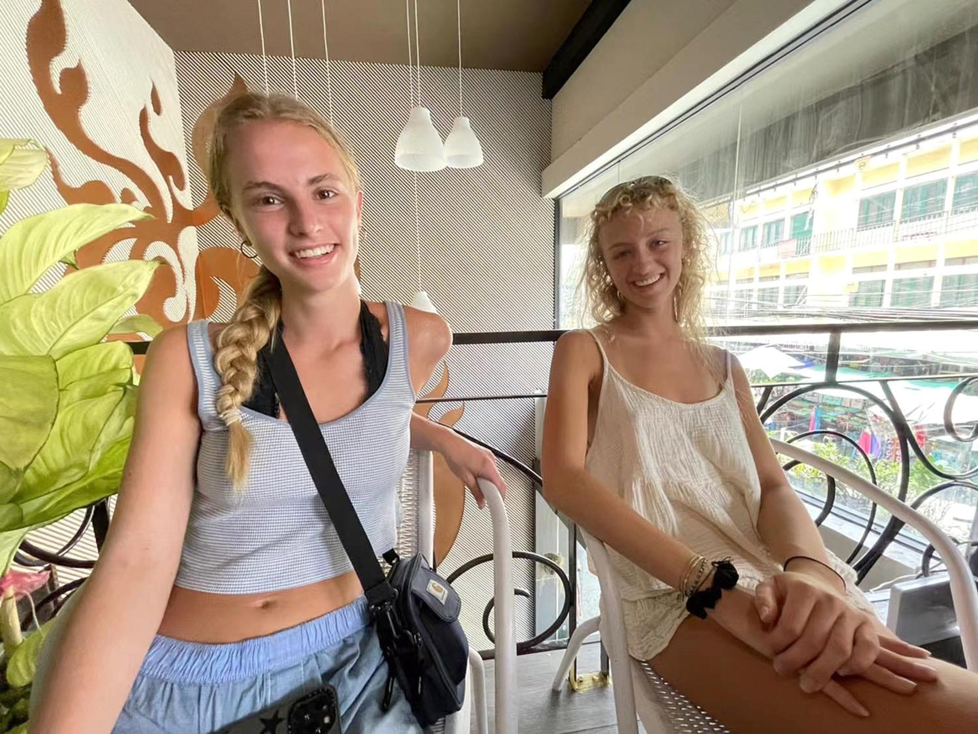Susu Khaosan Hostel Bangkok Esterno foto